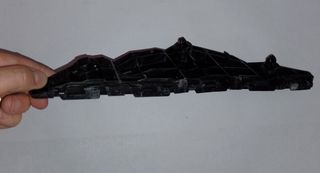 Soporte guía izquierda  Toyota Avensis
