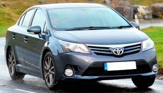 Soporte guía izquierda  Toyota Avensis