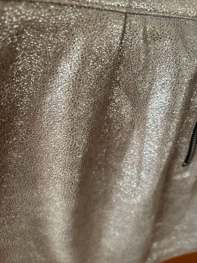 Falda mini dorada brillante