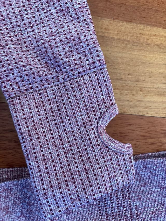 Conjunto deportivo morado/granate