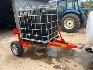 Cubas de agua con pinchos: 2 ud.