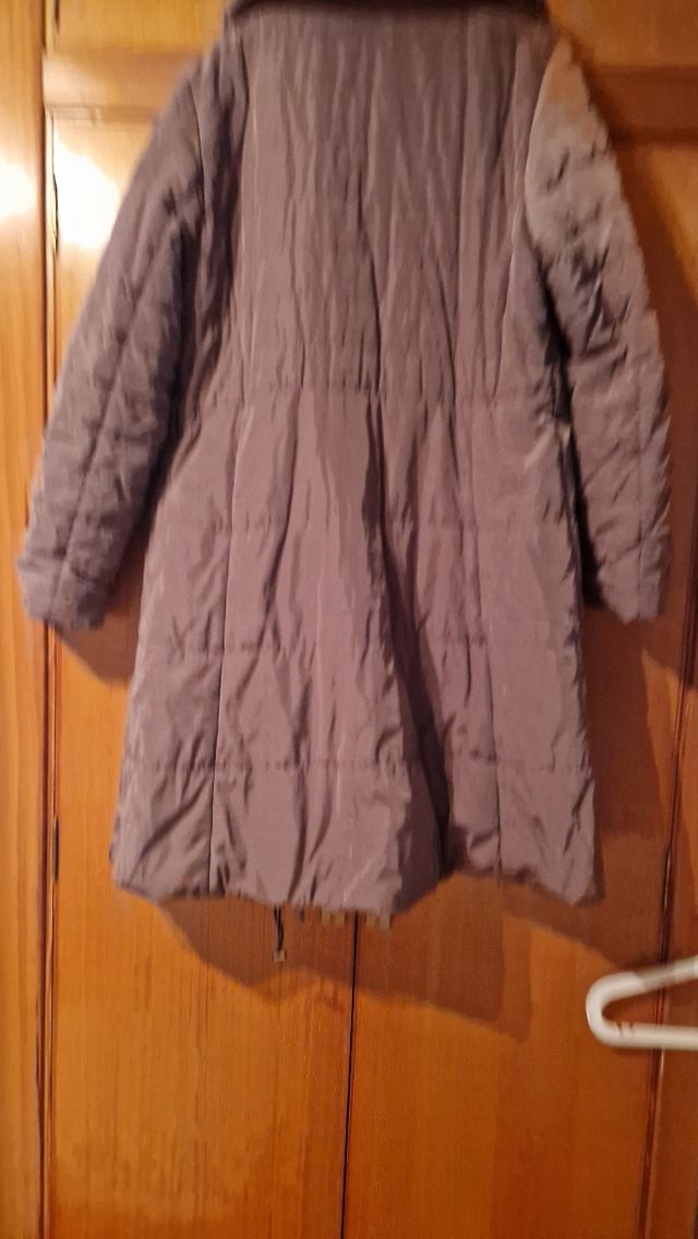 Abrigo acolchado marrón claro mujer