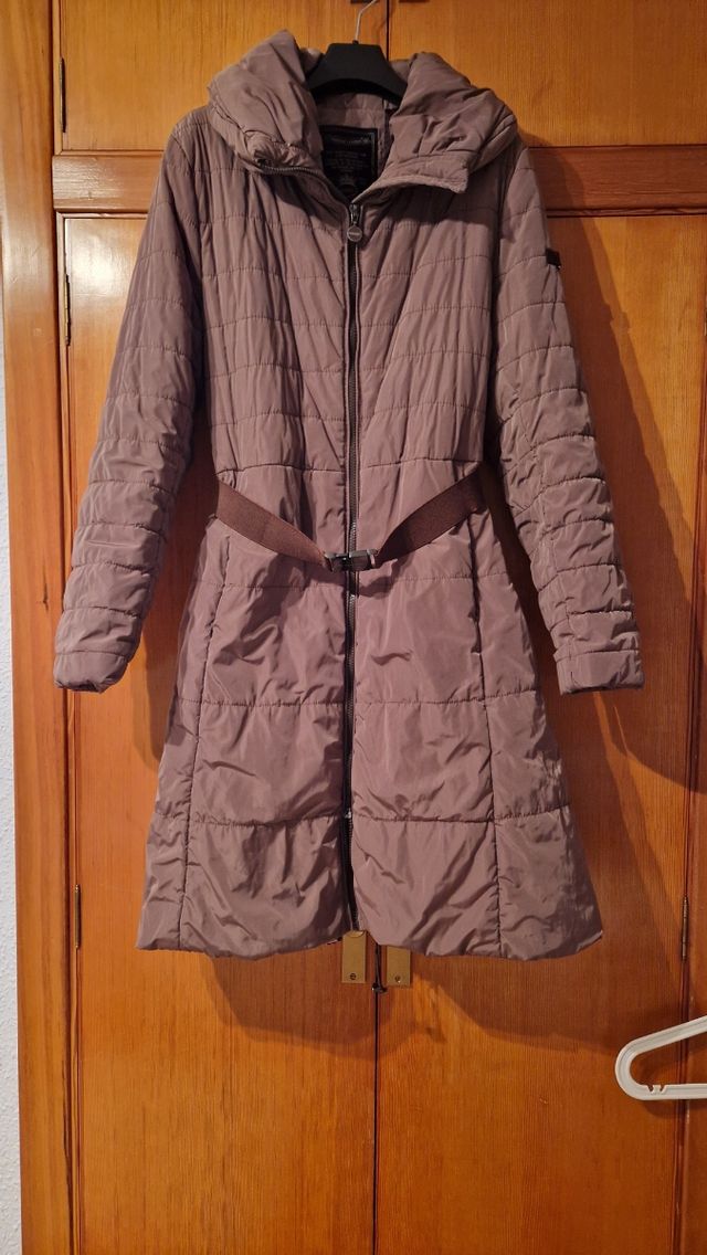 Abrigo acolchado marrón claro mujer