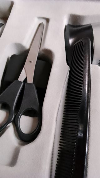 Valigetta Attrezzi per la cura dei capelli ,uomo.