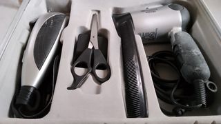 Valigetta Attrezzi per la cura dei capelli ,uomo.