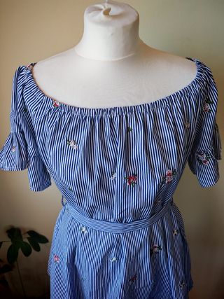 Vestido rayas azul blanco de verano.