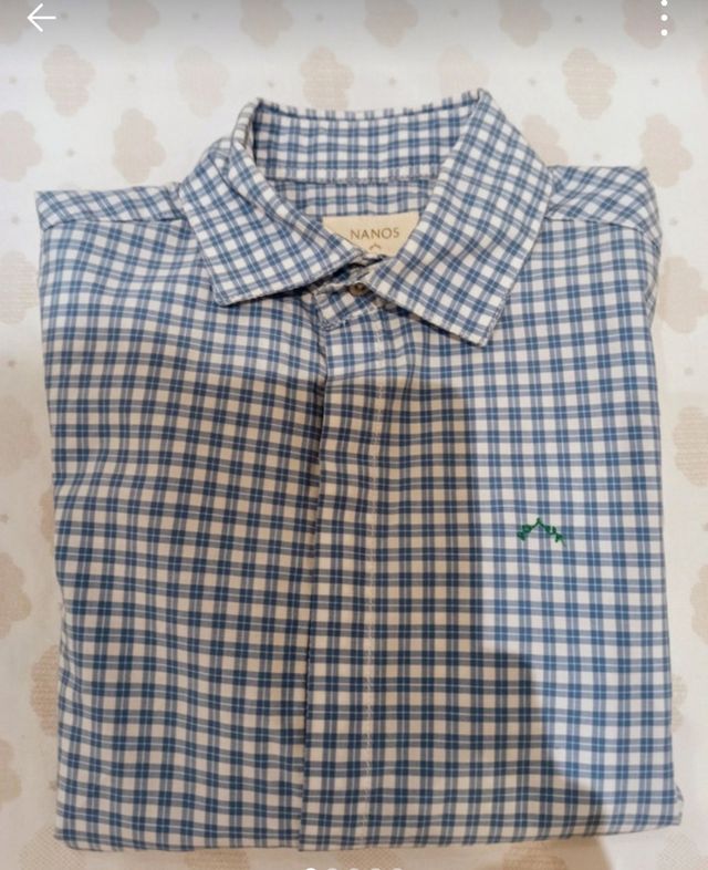 Camisa de cuadros azul y blanca de manga larga