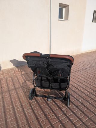 Jane Twin gemelar doble