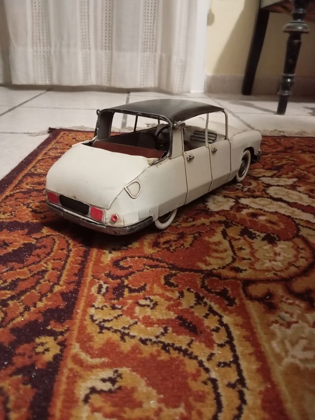 Maqueta Citroen DS-19 metal