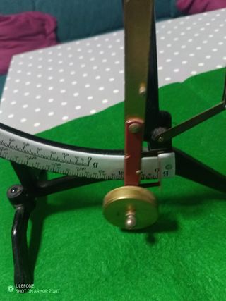 Balanza antigua cartas o otros artículos.