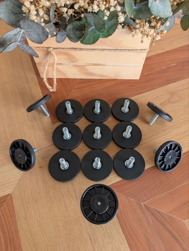 *Set 14 Patas de rosca regulables*