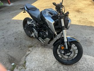 Honda CB125R - Moto