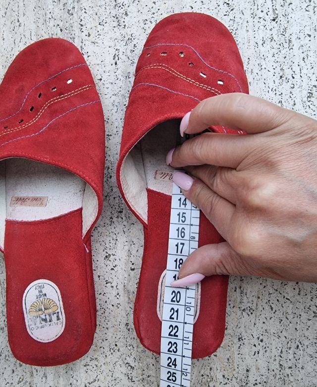 Pantofole vintage in pelle scamosciata