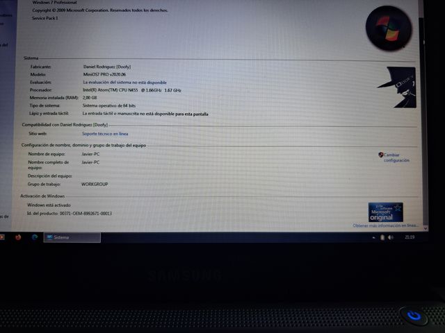 Ordenador portatil y maquina de diagnosis.