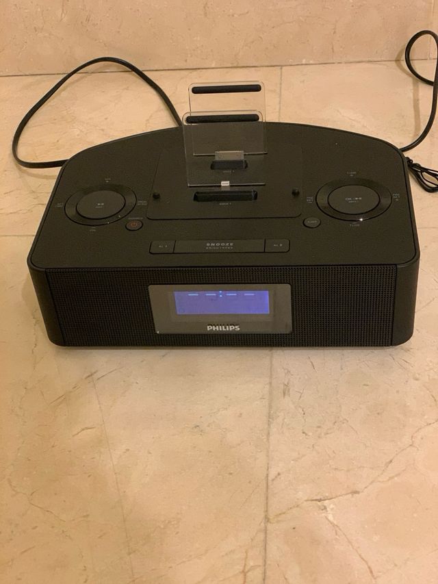 Radiosveglia Philips con triplo dock di ricarica