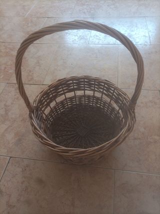 Cesta mimbre marrón