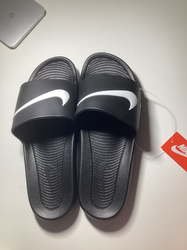 Chanclas Nike negras nuevas