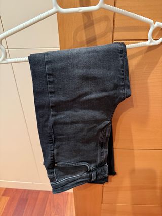 Vaqueros Massimo Dutti negros