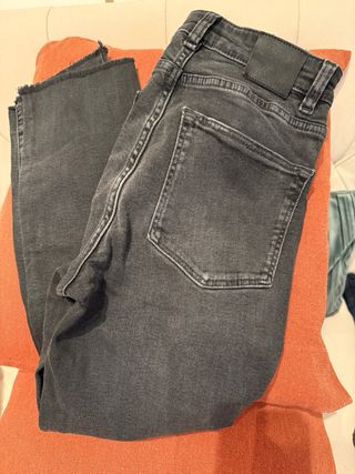 Vaqueros Massimo Dutti negros