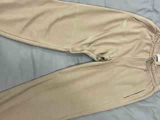 Pantalones Zara beige 
Como nuevos 