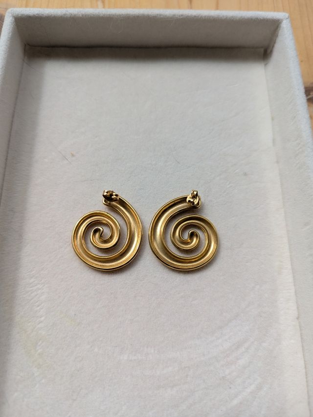 Pendientes variados en pack.