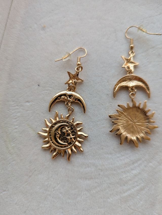 Pendientes variados en pack.