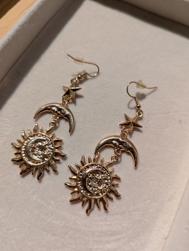 Pendientes variados en pack.