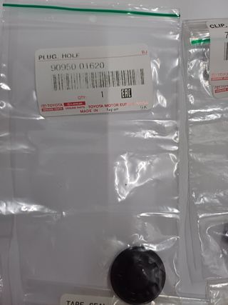 Toyota VERSO 2013. TAPON LLANTA