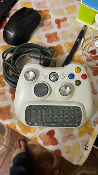 Controller Xbox 360 con tastiera