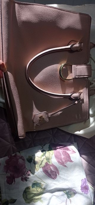 Bolso Lauren piel rosa y beige. 100 cada uno 