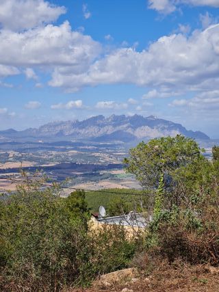 Terreno con vistas a Montserrat