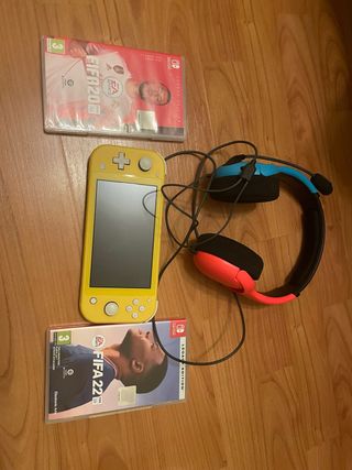 Cuffie Nintendo Switch Lite gialle + FIFA20/22+