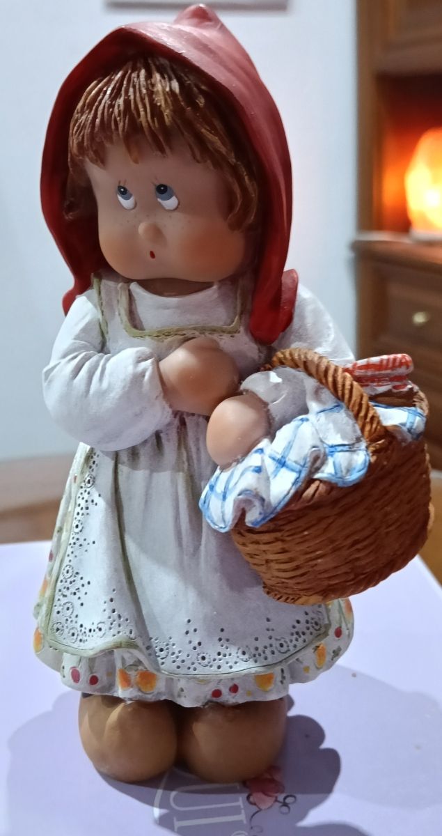 Figura Caperucita Roja Elisa,abierta para fotos