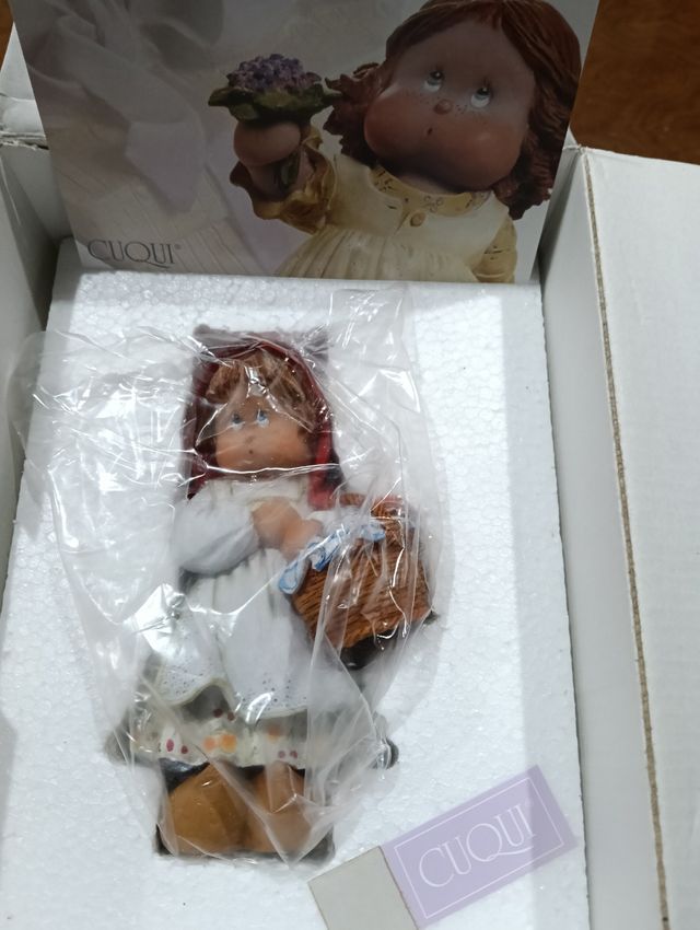 Figura Caperucita Roja Elisa,abierta para fotos