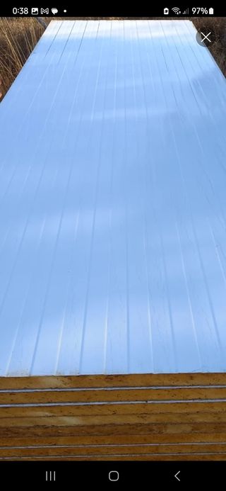Panel sándwich aislante
