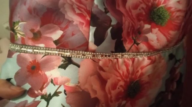 Vestido floral azul y rosa