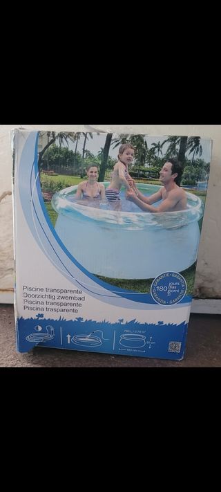Piscina transparente con aro hinchable 790L