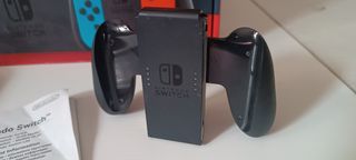 Nintendo Switch con giochi e custodia 