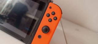 Nintendo Switch con giochi e custodia 
