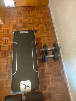 Banco press + 2 mancuernas