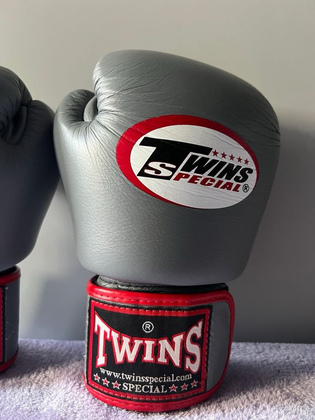Guantes boxeo Twins Special gris-rojo 10oz