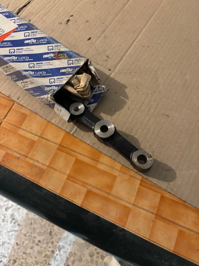 Coppia bracci Sospensioni 
 Ant. Fiat 760126101