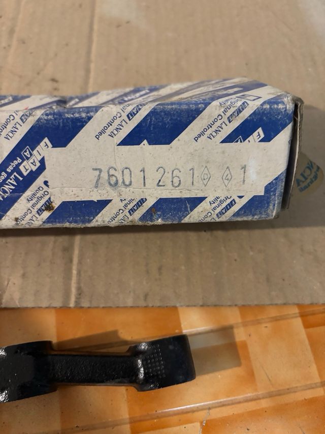 Coppia bracci Sospensioni 
 Ant. Fiat 760126101