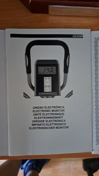 Bicicleta elíptica BH G233SP apenas usada.