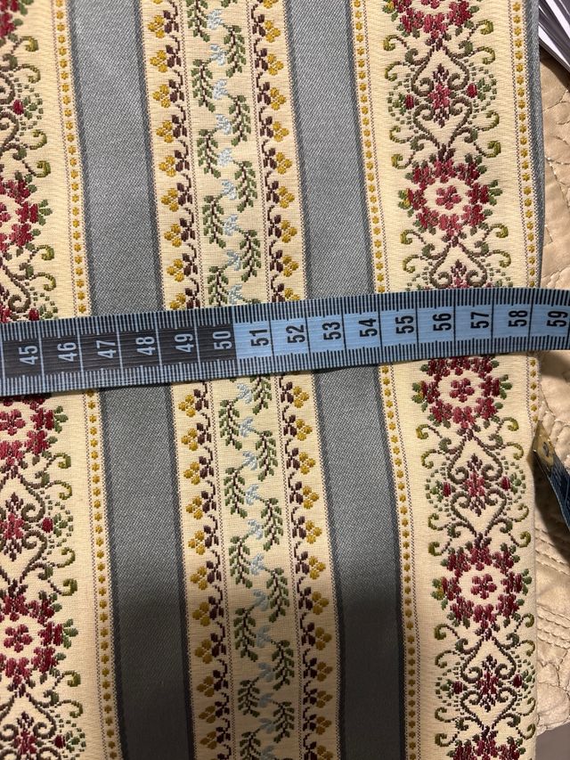 Chaleco huertano multicolor en seda y oro