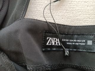 Vestido midi Zara negro