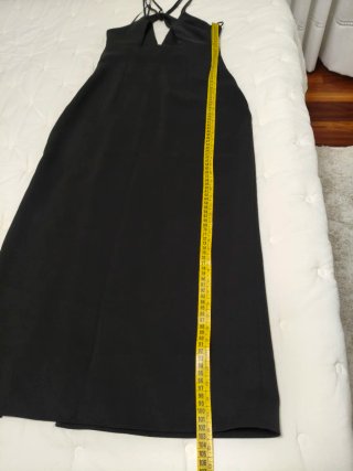 Vestido midi Zara negro