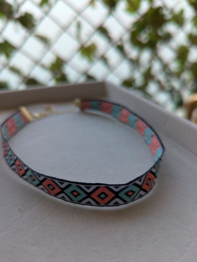 Choker geométrico multicolor