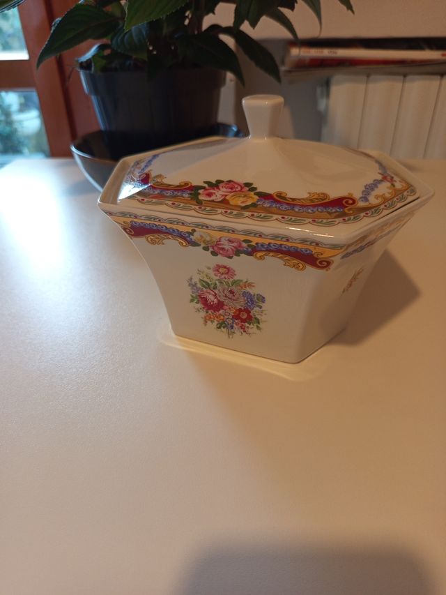 Scatola portagioie Limoges..