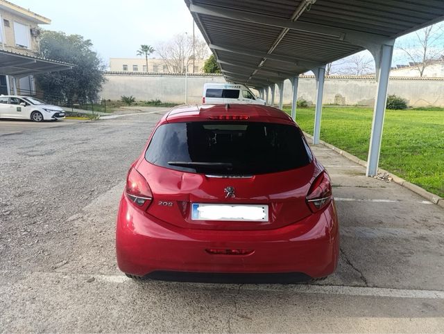 Peugeot 208 2015